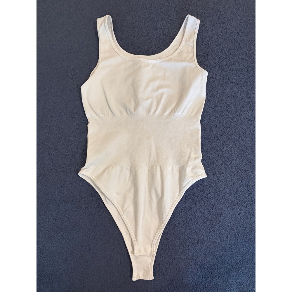 OQQ White Ribbed Sleeveless Bodice Thong Bodysuit XL Scoop Neck Seamless Style